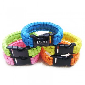 Paracord survival bracelet